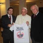 Look who's posing with anti-fracking activists