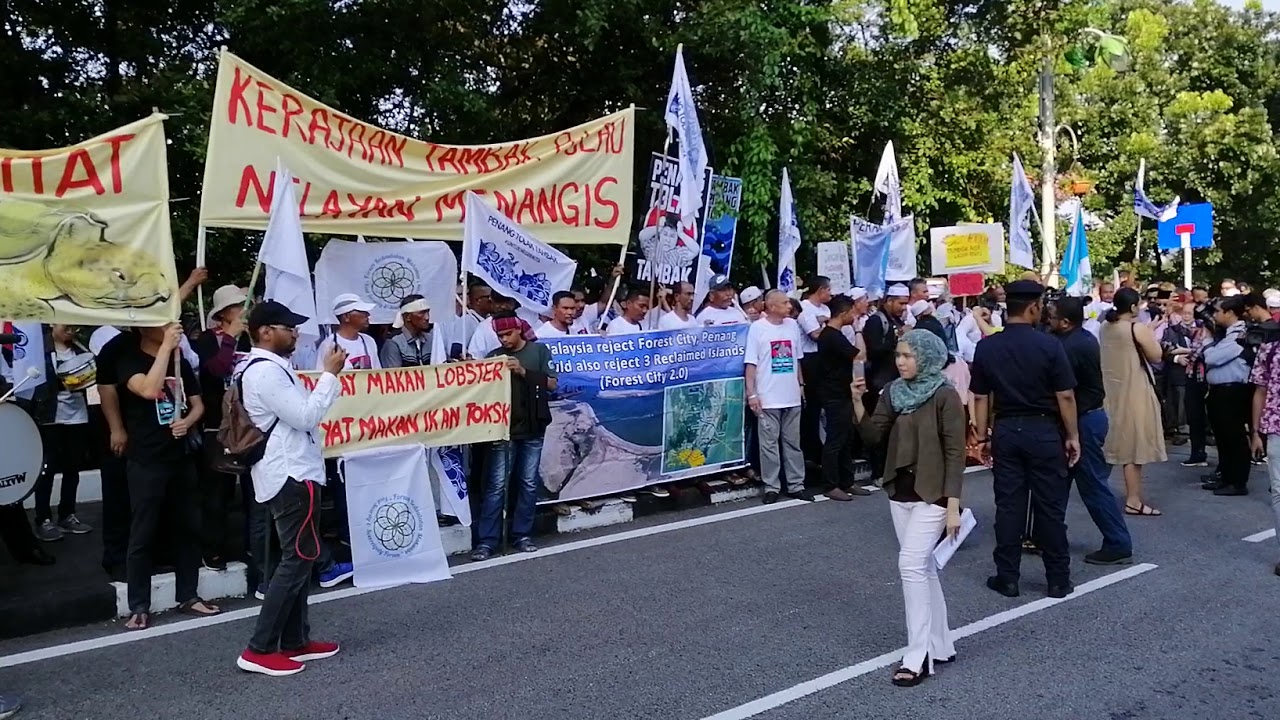 250 fishermen march to Parliament in ‘PenangTolakTambak!’ protest